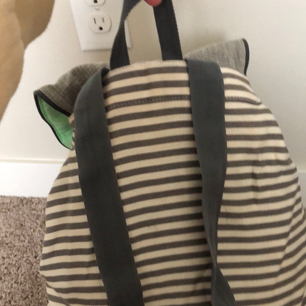 Dakine Backpack - Picture 2 of 8